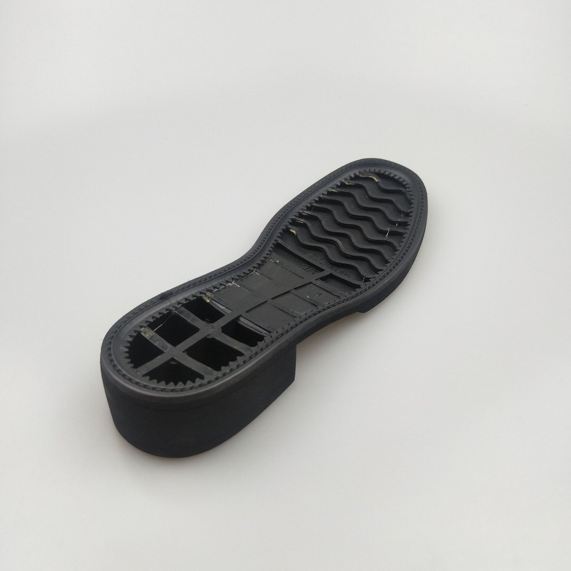 厂家直销批发秋冬季热销新款马丁靴鞋底 可配合开模 【源头工厂】