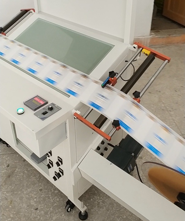 正反转斜面品检机不干胶标签商标品质检测台计数复卷机收料检标机