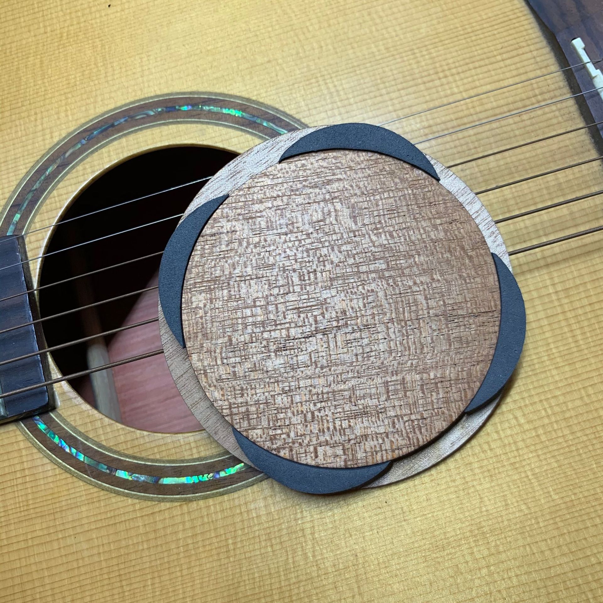 吉他音孔盖 40寸41寸民谣电箱木雕花防啸叫音孔盖 消音弱音盖