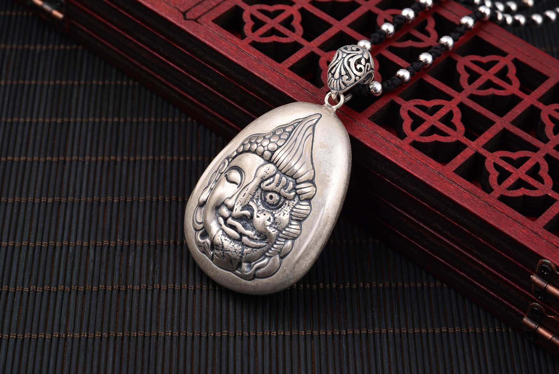 中聚泰银饰批发 s990足银神魔一念之间吊坠复古磨砂做旧潮款