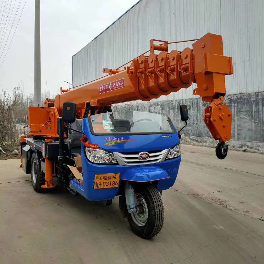 厂家生产小型三轮吊车5吨农用三轮随车吊 三马子吊车起重机现货