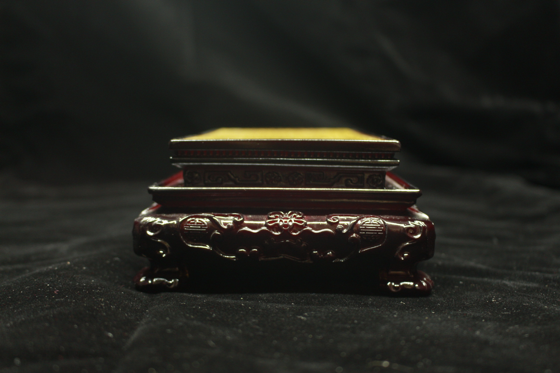 雕花树脂底座 招财进宝背景亚克力礼品摆件盒招财进宝树脂饰品盒