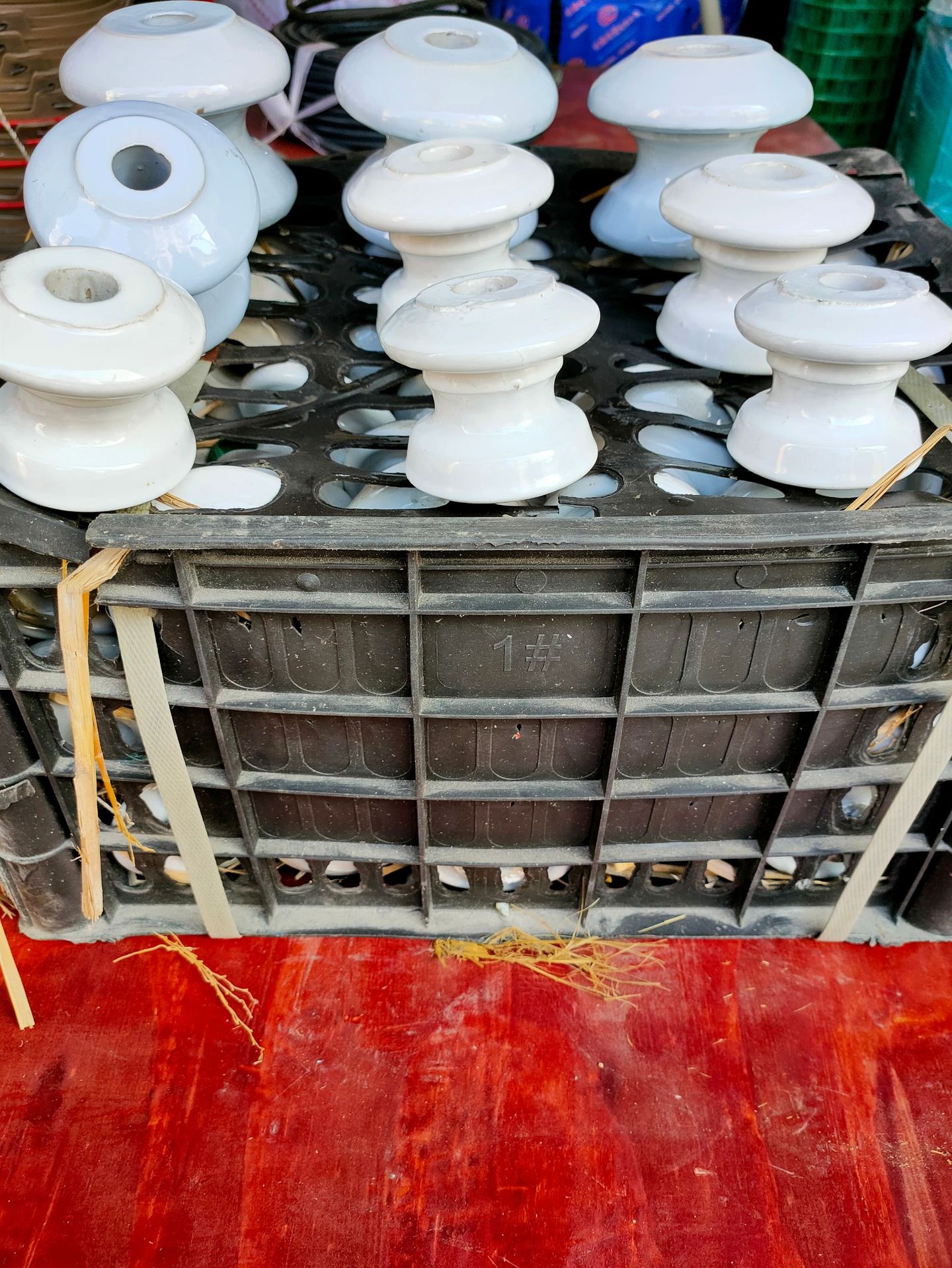 厂家直销陶瓷绝缘子ed-1 低压蝶式瓷瓶 线路架空绝缘子电力瓷瓶