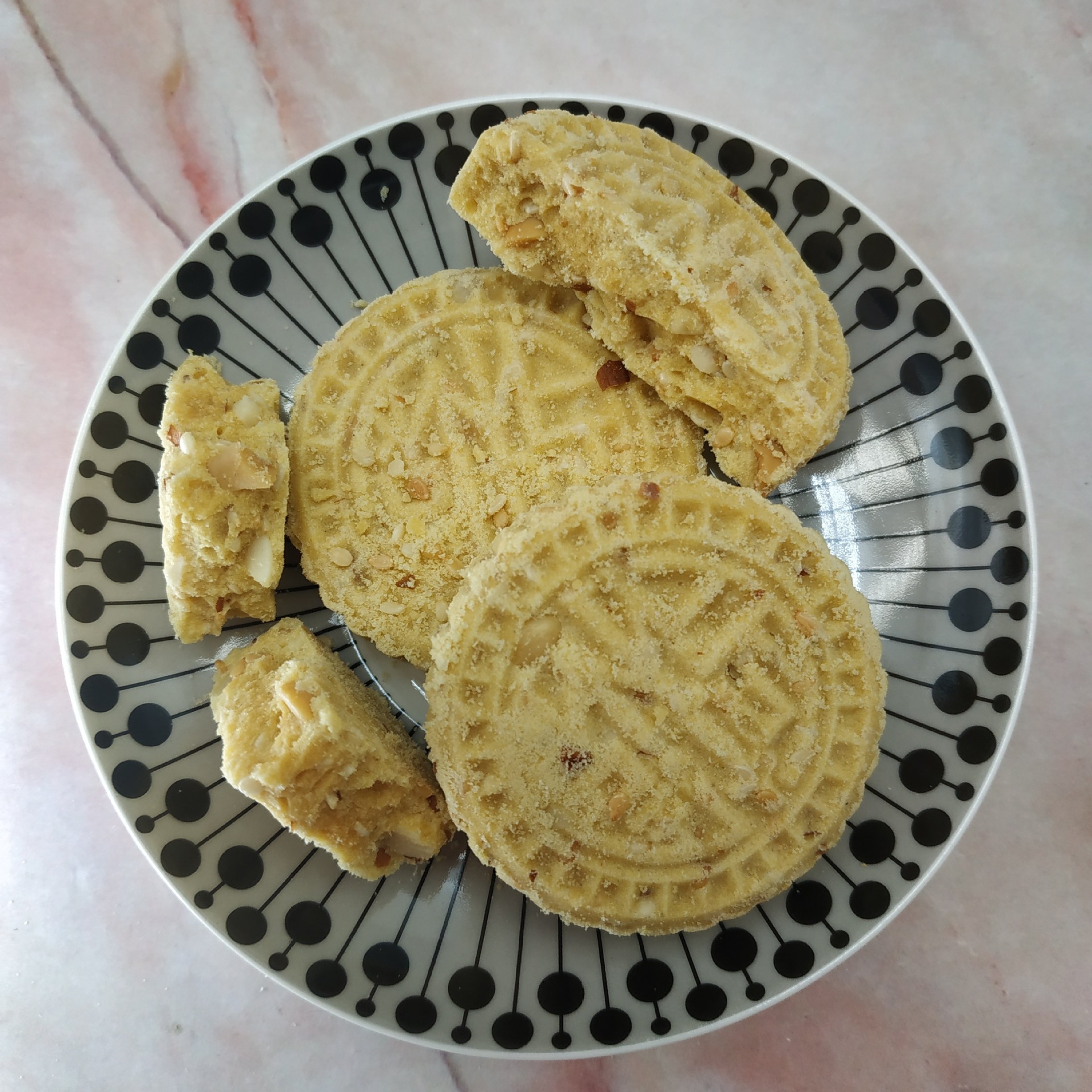 澳门特产炭烧粒粒杏仁饼 广东特产手信礼品传统糕点莲香楼代工同