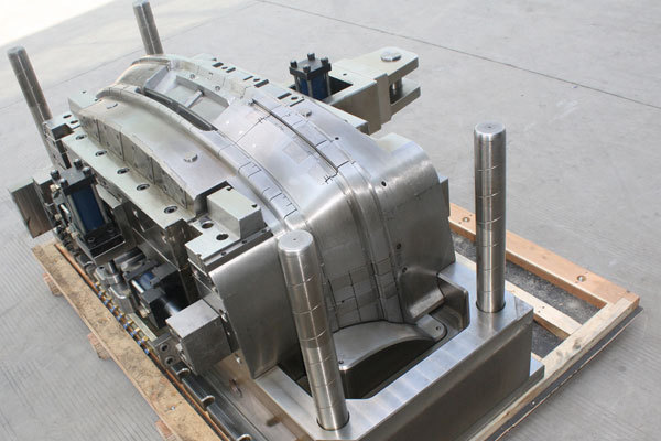 台州专业设计注塑成型模 工厂加工定制塑料模具 汽车保险杠模具