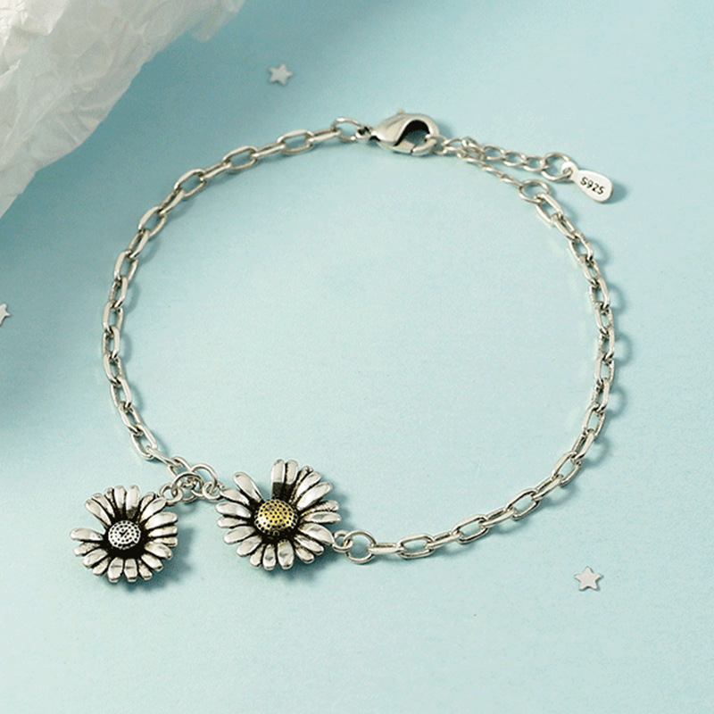 高级感小雏菊手链女ins小众设计学生简约复古冷淡风森系泰银外贸