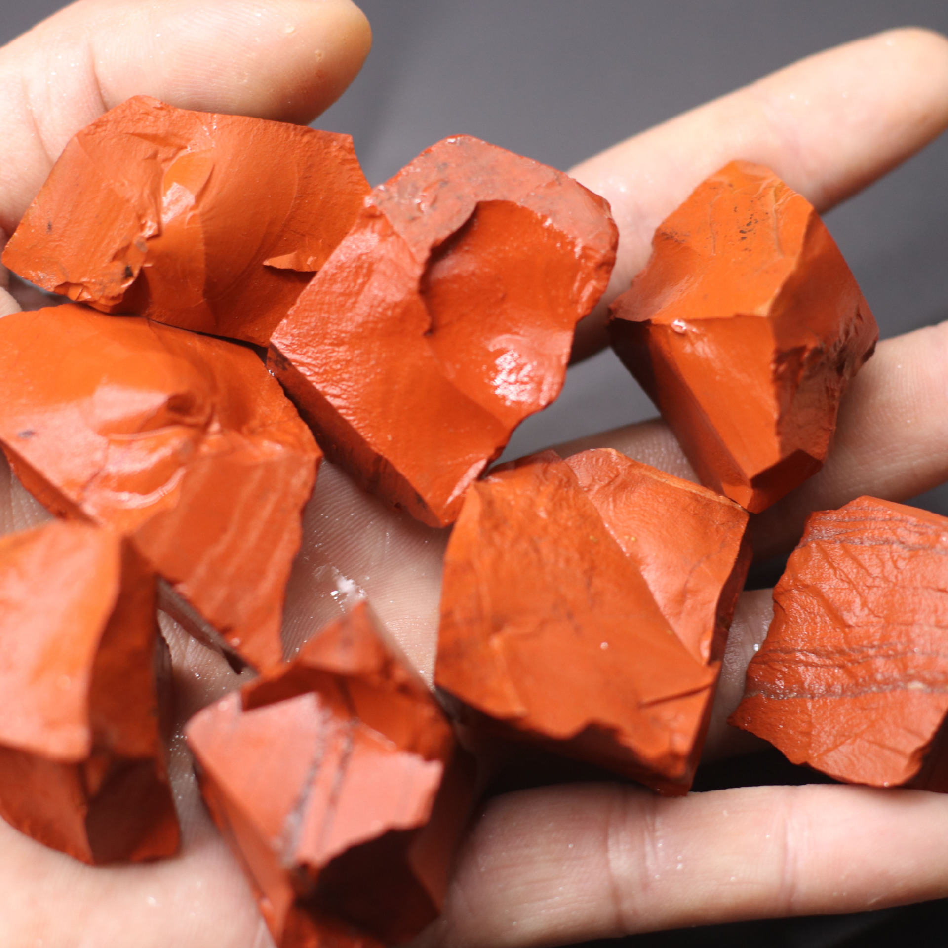 批发天然红碧玉原石 毛料红石头鱼缸造景装饰摆件无火香薰扩香石