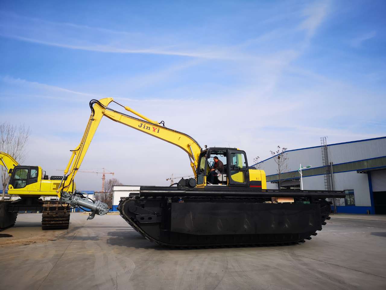 水陆两用挖掘机生产厂家