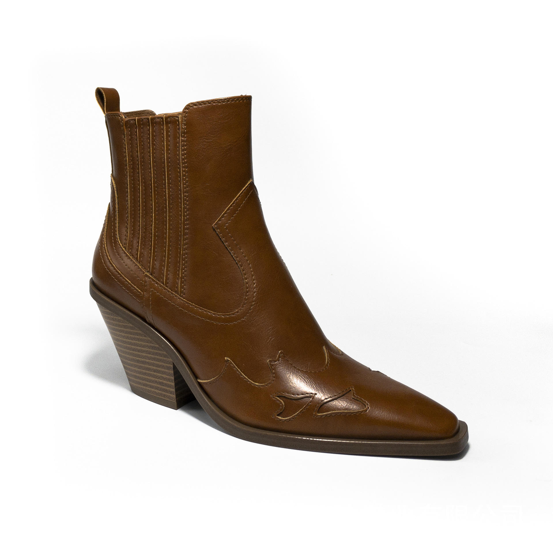 女靴外贸定制款秋冬季北欧美女式皮靴粗跟大码雕花女靴定制鞋厂