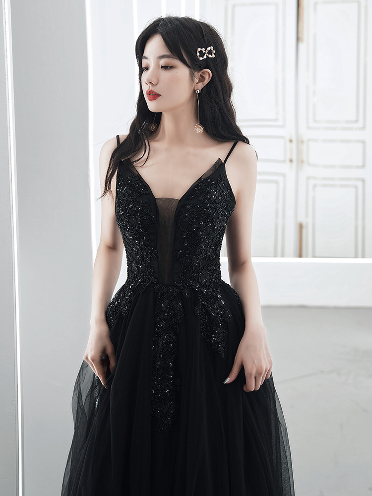 黑色小晚礼服女2021秋季新款大气长款性感优雅宴会气质吊带连衣裙