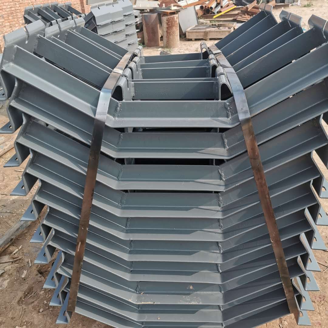 来图定做 各种型号非标槽型托辊支架调心支架 设备支架 白钢支架