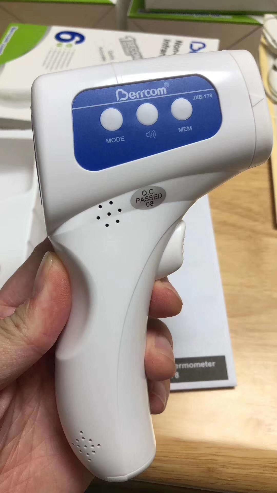 现货全资质出口纯英文包装红外线电子体温度计额温枪倍尔康jxb178