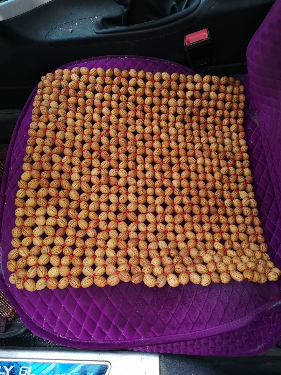 桃核汽车坐垫 汽车桃核小方垫 四方垫 野生桃核坐垫 汽车桃胡坐垫
