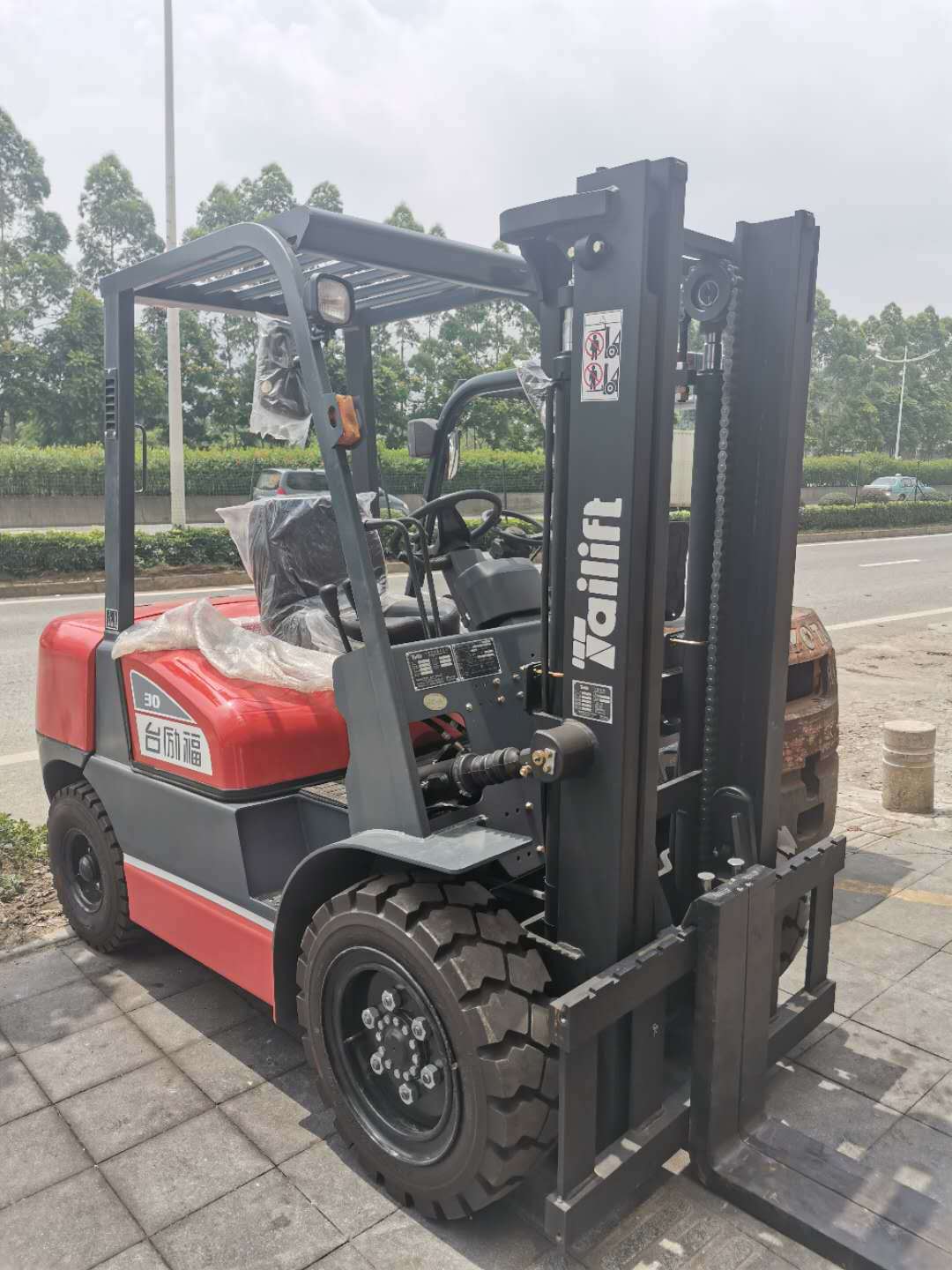 丰田台励福柴油叉车低价出租 3吨升5米 新型油压系统