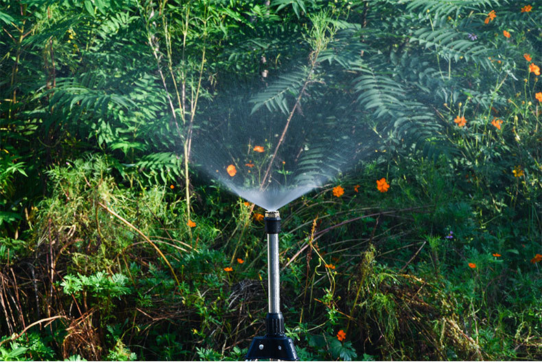 工业除尘降温喷雾器雾化喷头农业灌溉自动浇花园林绿化草坪洒水器