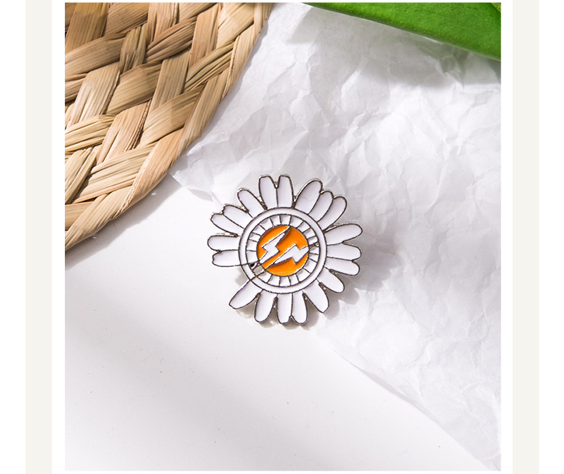 权志龙同款小雏菊胸针可爱日系太阳花徽章卡通别针胸花个性配饰女