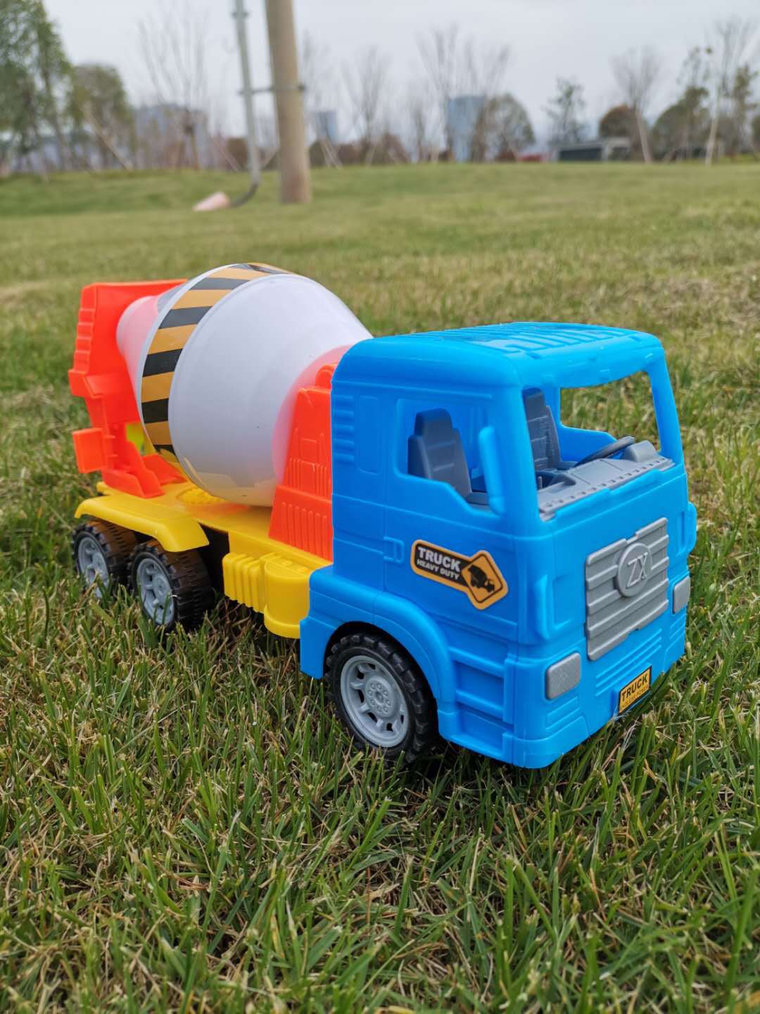 儿童水泥搅拌车玩具工程车大号男孩惯性车机罐车4混凝土2-6岁宝宝