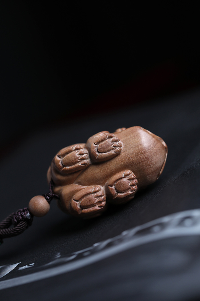 大德 印度老山檀香【独角貔貅】精工手把件