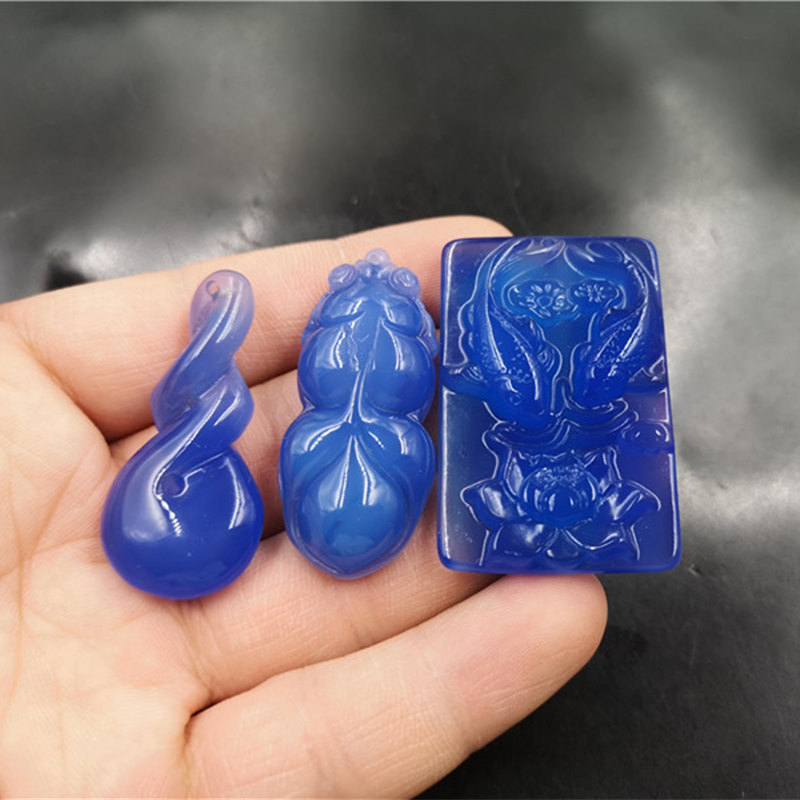 乡石佛寺镇所以商品,自产自销 价格便宜 货源稳定天然蓝玉髓玛瑙挂件