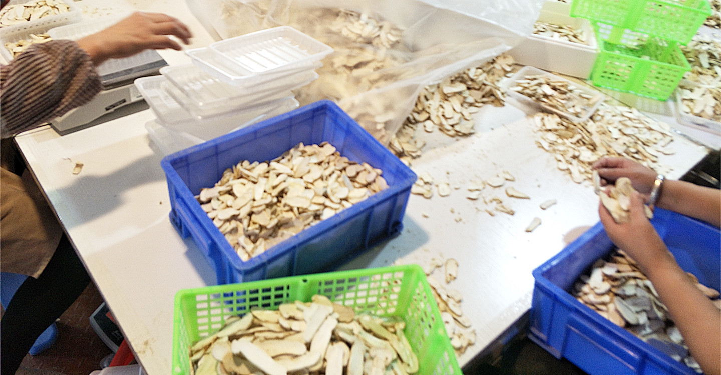 产品包装实拍 (为保质量以下过程均在高温干燥的环境中进行) 冻干好的