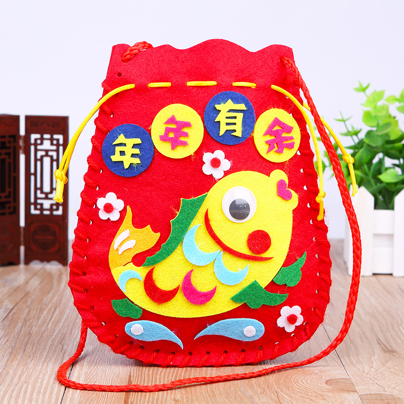 新年福袋diy手工制作背包幼儿园不织布福包元宵春节diy益智粘贴画