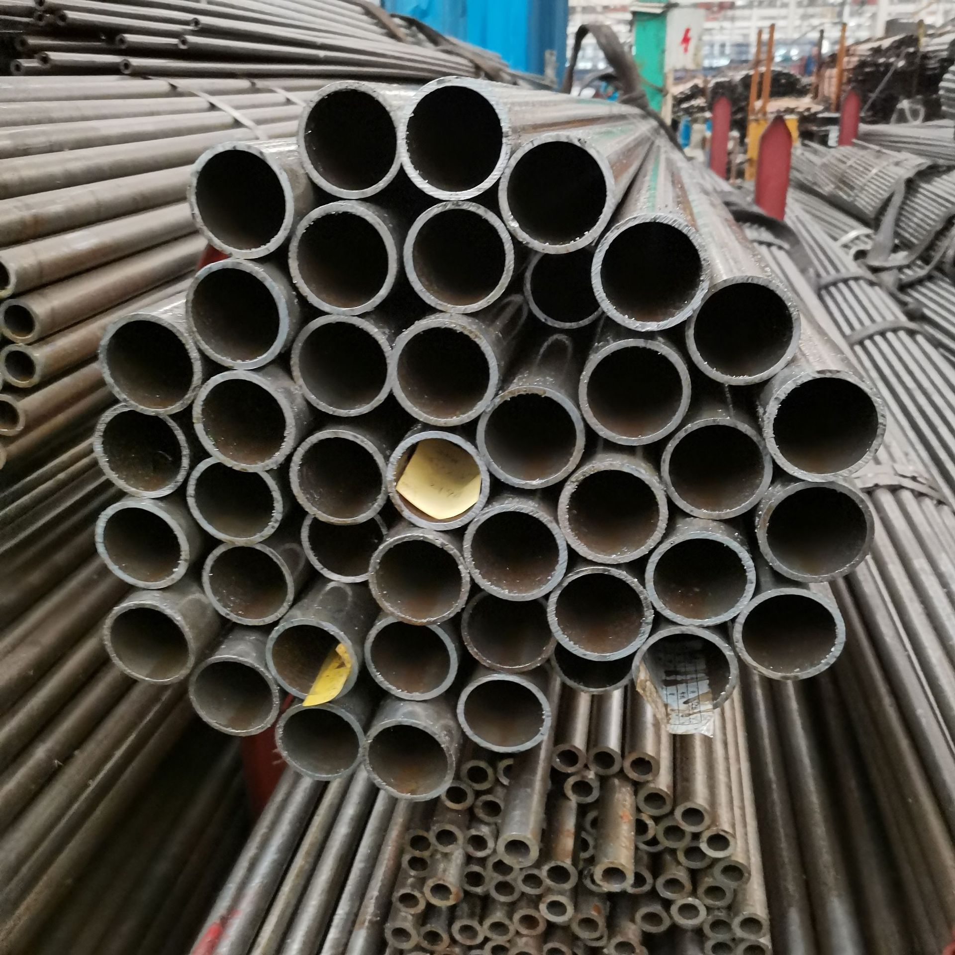 聊城厂现货无缝钢管 20号小口径精密无缝管 三辊轧无缝管切割倒角