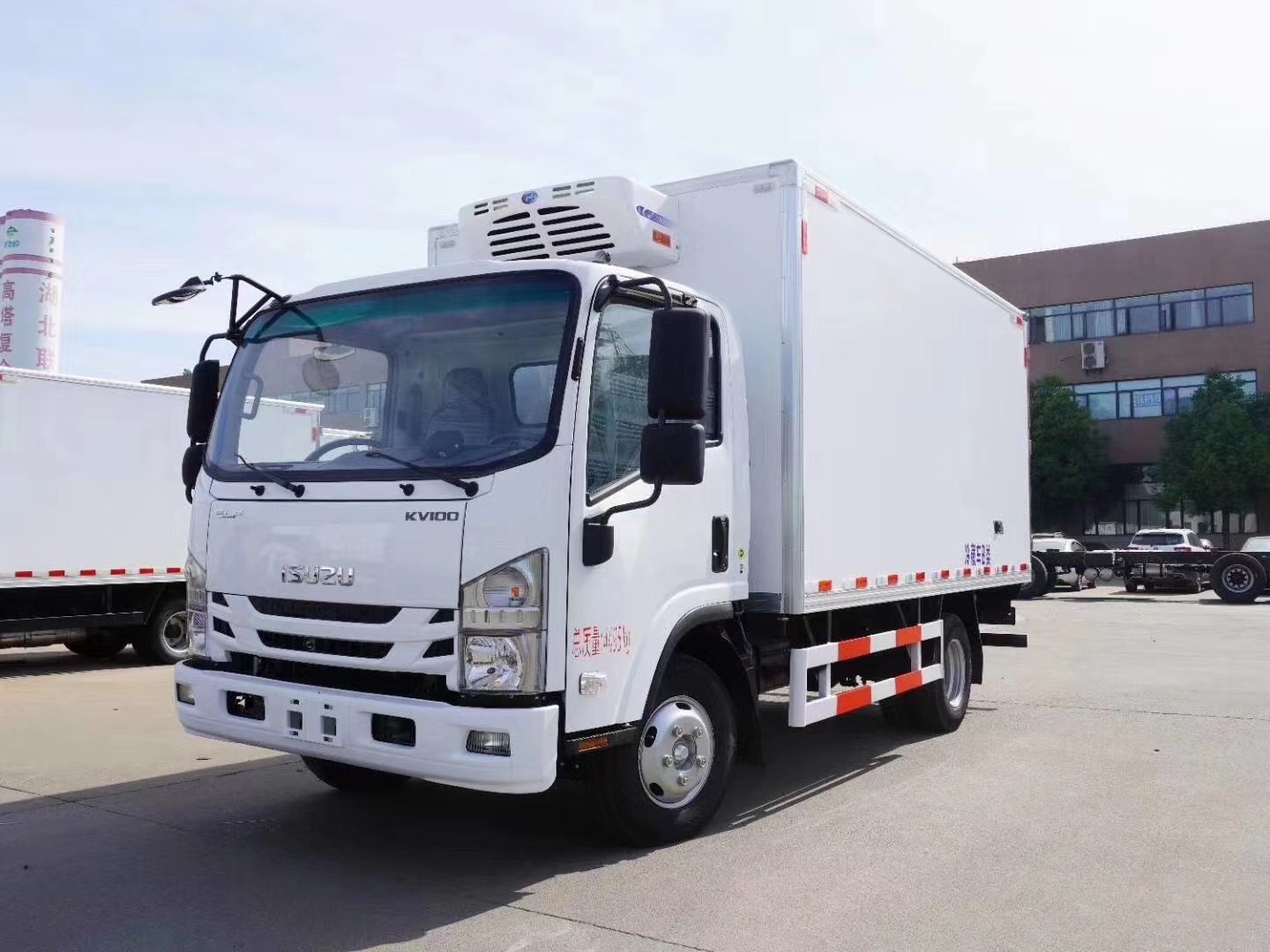 国六庆铃100p蓝牌冷藏车 4米2蔬菜水果厢式货车 冷藏车价格