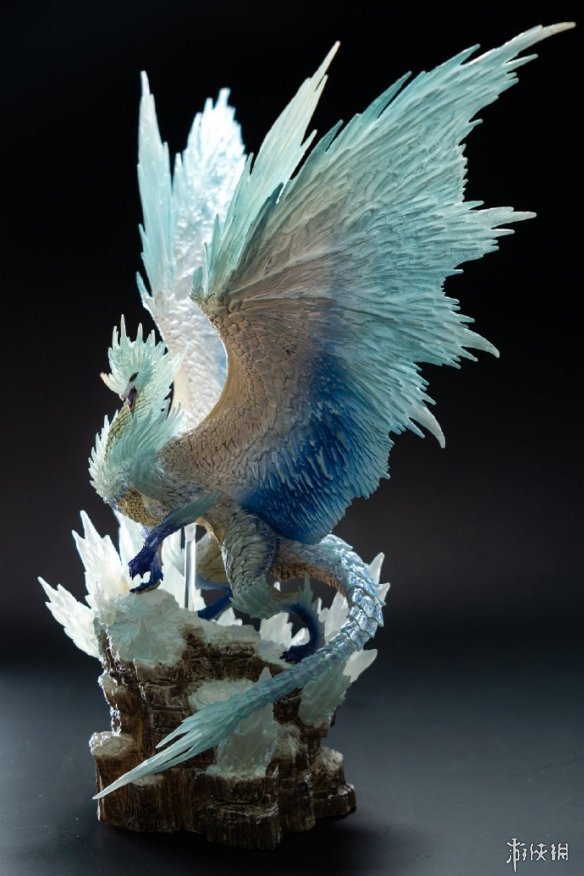 怪物猎人 世界 冰龙 典藏版 冰咒龙 盒装手办模型