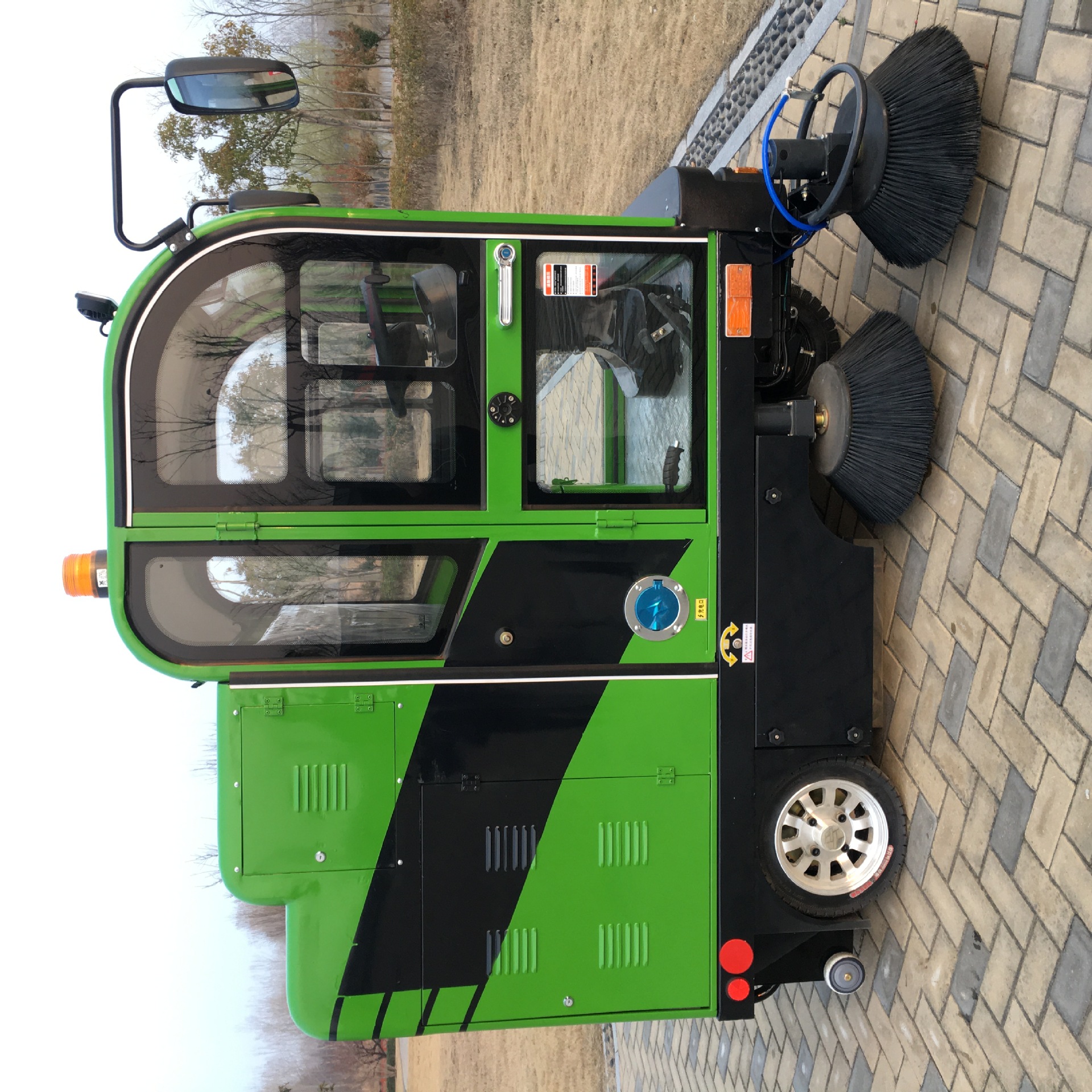 全封闭电动三轮扫地车 清扫工厂仓库扫地机 小型道路清扫车大电瓶