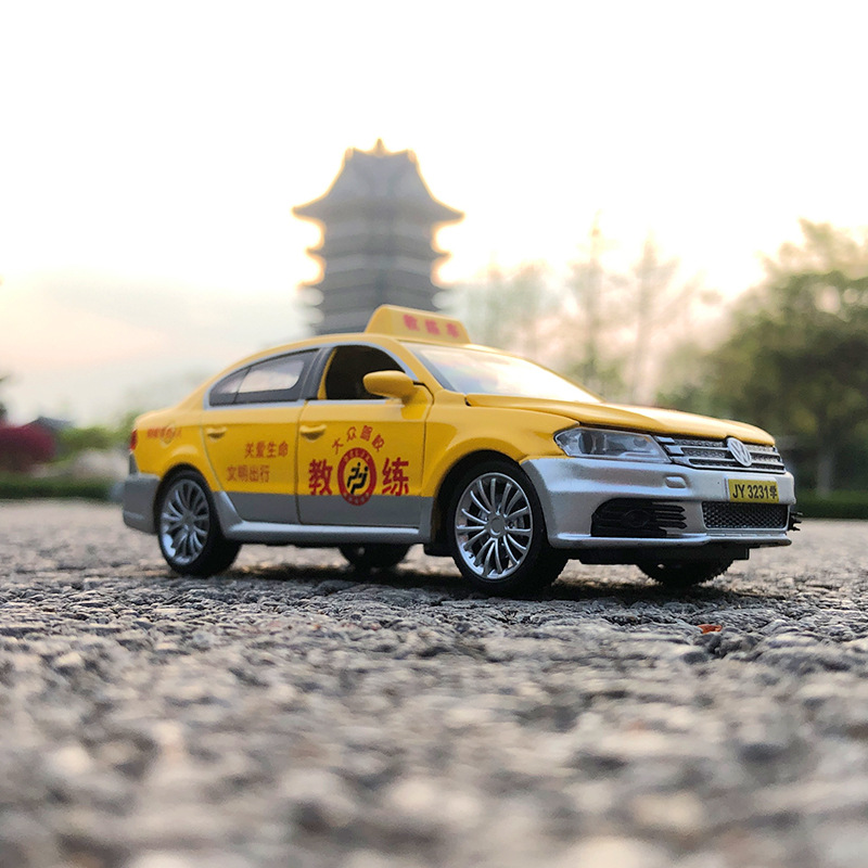 嘉业1/32大众朗逸教练车合金模型驾校用车回力声光玩具车vb32316