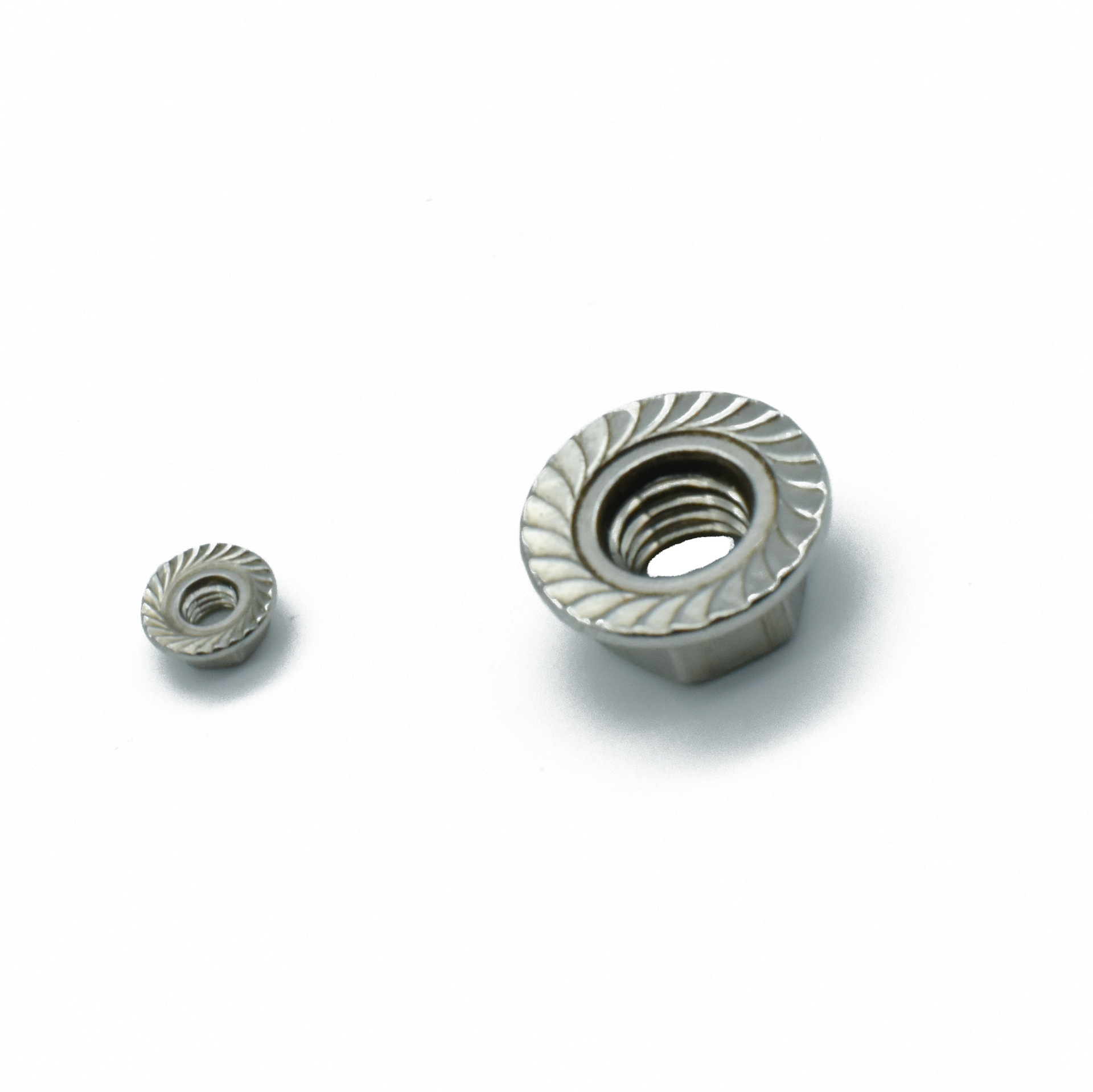 304法兰螺母 201不锈钢 铁镀锌法兰面防松六角螺丝帽 自带垫带齿-阿里