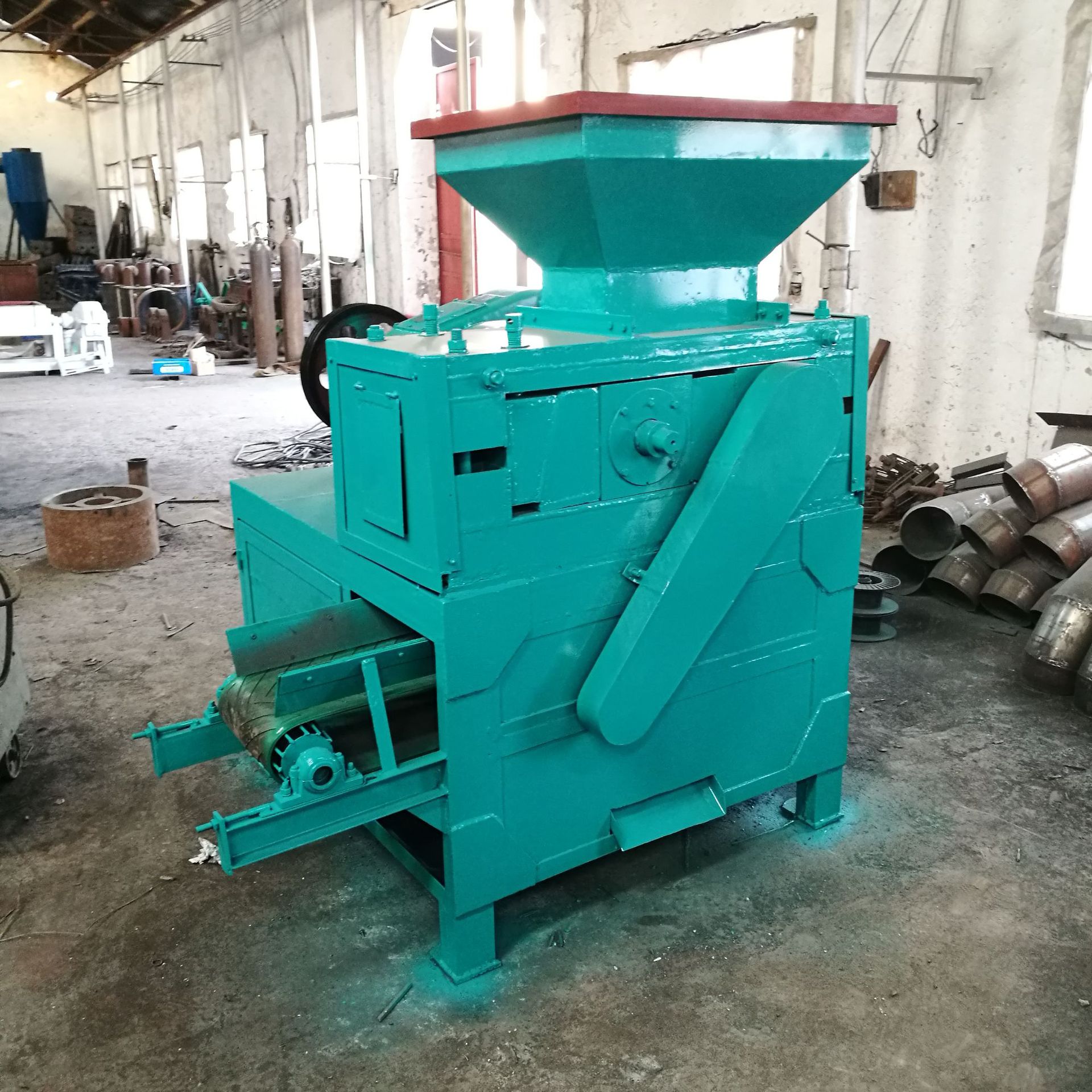 热销 压球机400 大型对辊煤泥制球机 环保型煤压球机设备出口包装