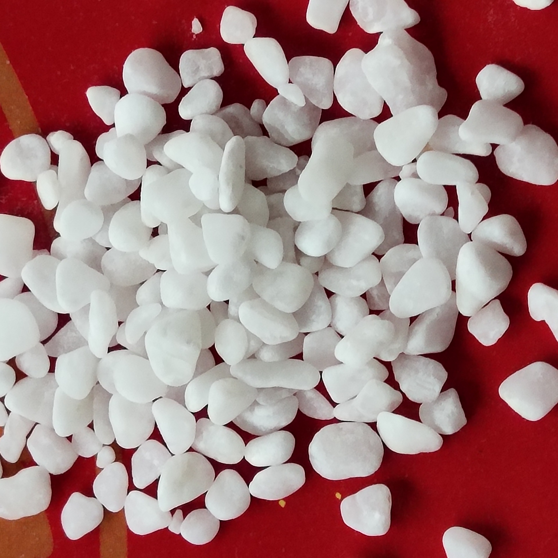 水洗石洗米石白色机制鹅卵石水磨石骨料小白石子建筑用石头