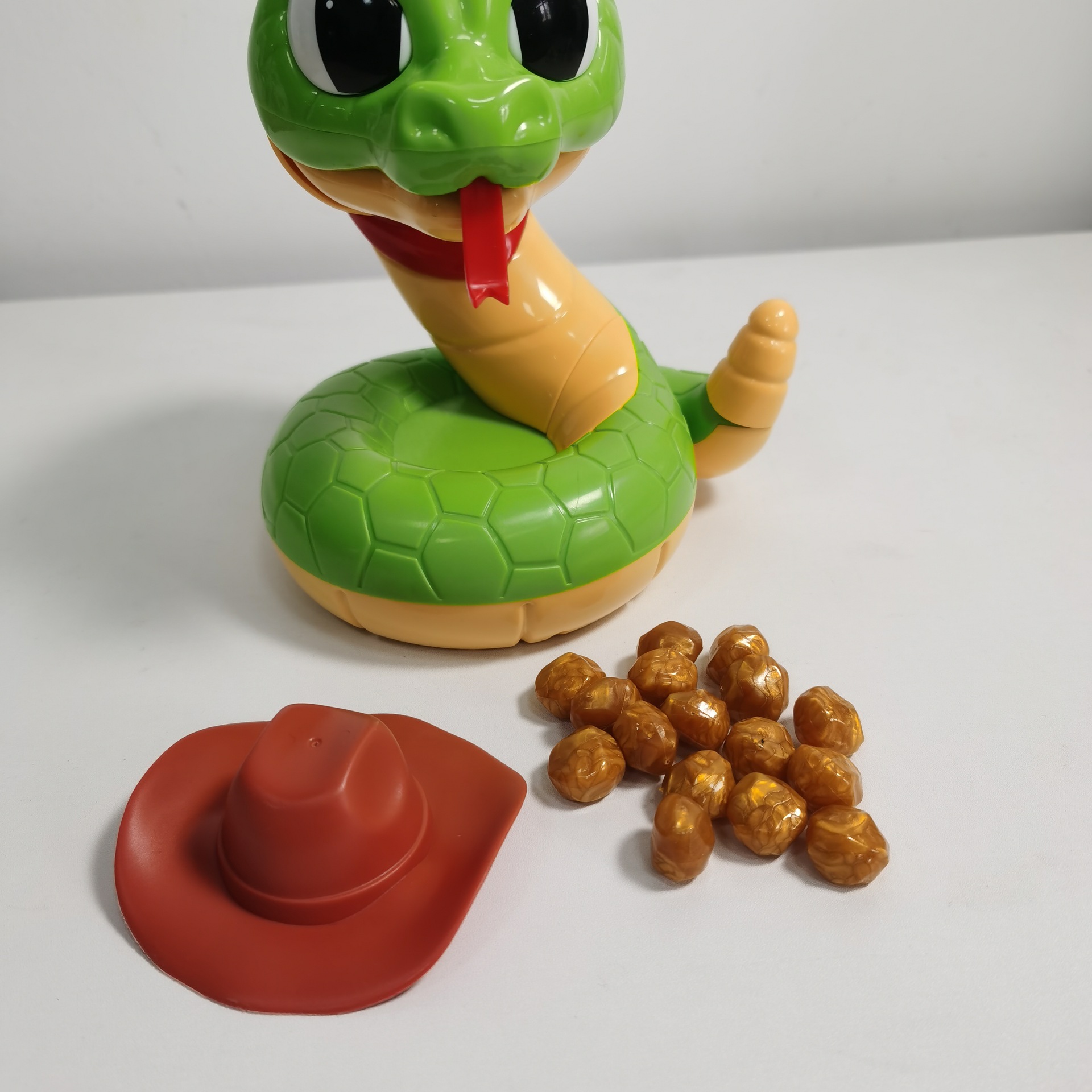 抖音同款整蛊响尾蛇 小心刺激杰克解压蛇 恶搞咬手整人蛇电动玩具