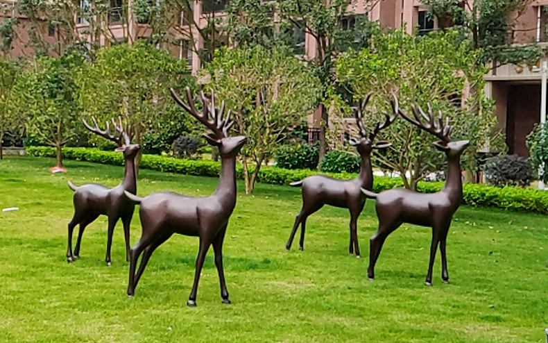 方圳怀集清华园售楼部玻璃钢鹿群动物雕塑公园物业景观造型制作