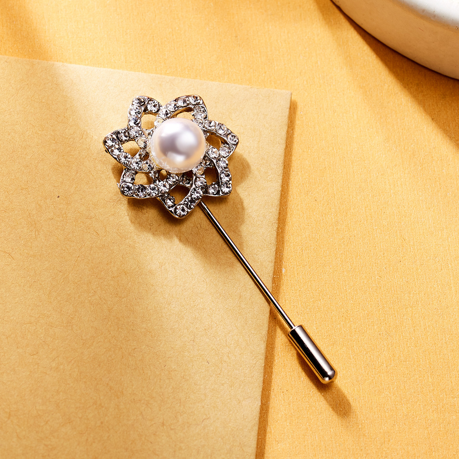 韩国时尚几何型珍珠胸针创意七边花型珍珠水钻一字针胸针领口批发