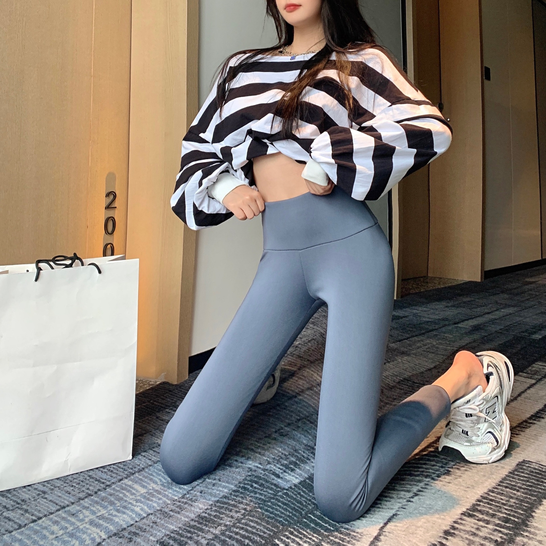 黑色鲨鱼皮打底裤女秋冬新款韩版外穿小脚加绒紧身瘦腿九分瑜伽裤