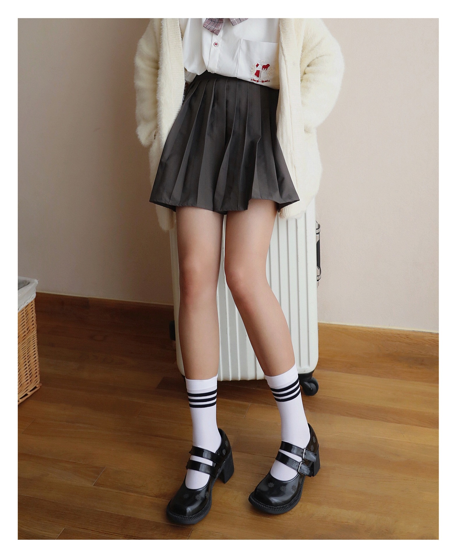 日系白色天鹅绒三杠条纹中筒袜学生小腿袜子女(儿童成人通用款)