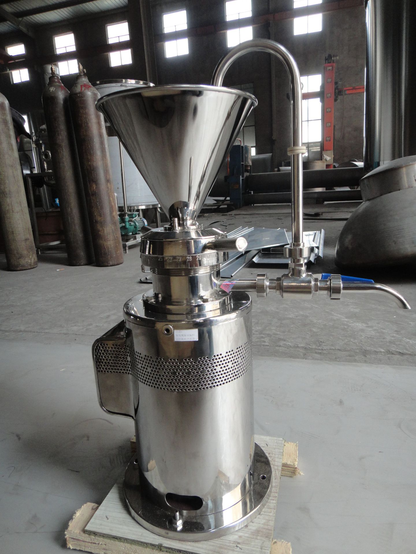 立式不锈钢胶体磨 高剪切胶体磨 花生奶研磨机