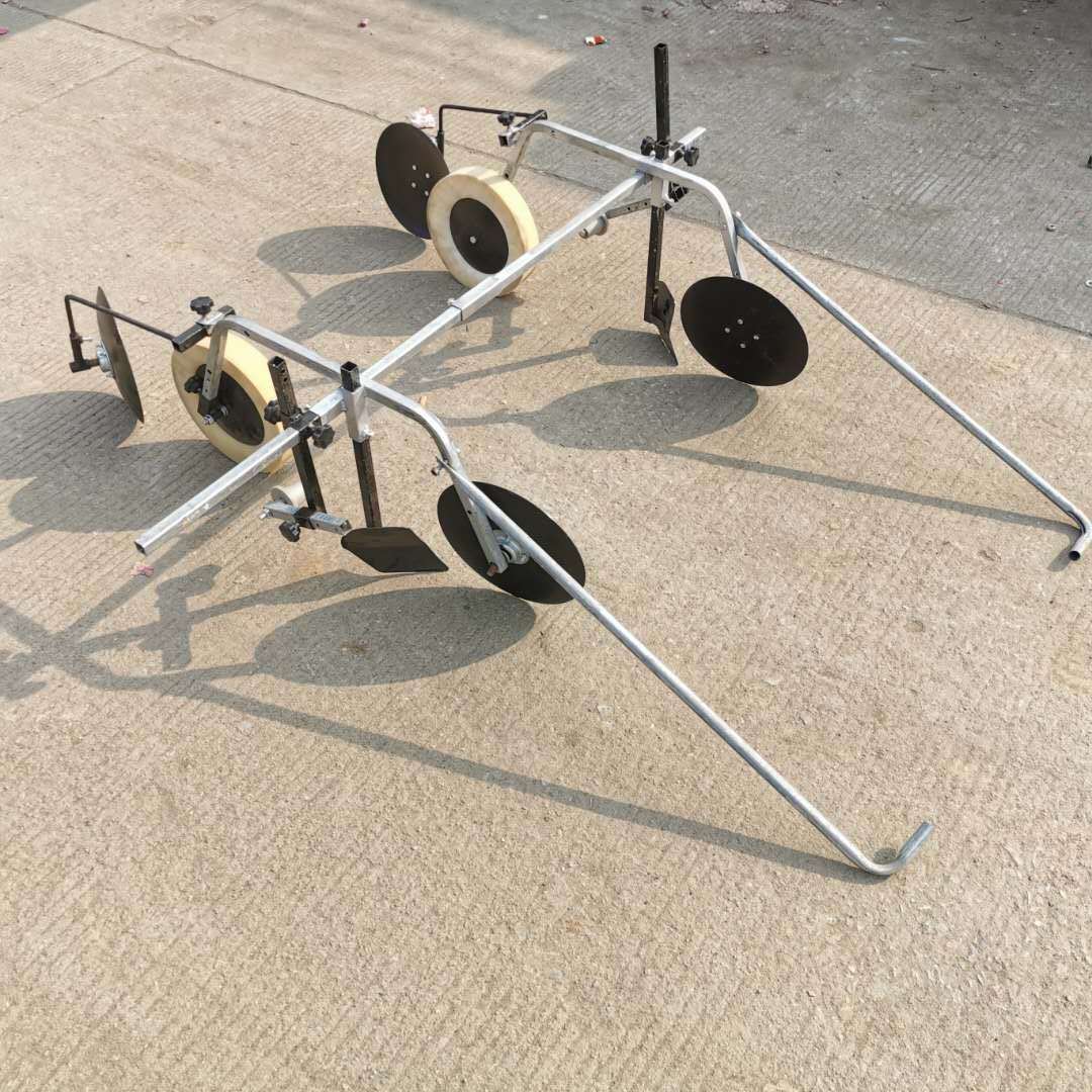 家用人力手拉覆膜机红薯地瓜铺膜机子简单操作平地起垄都能用