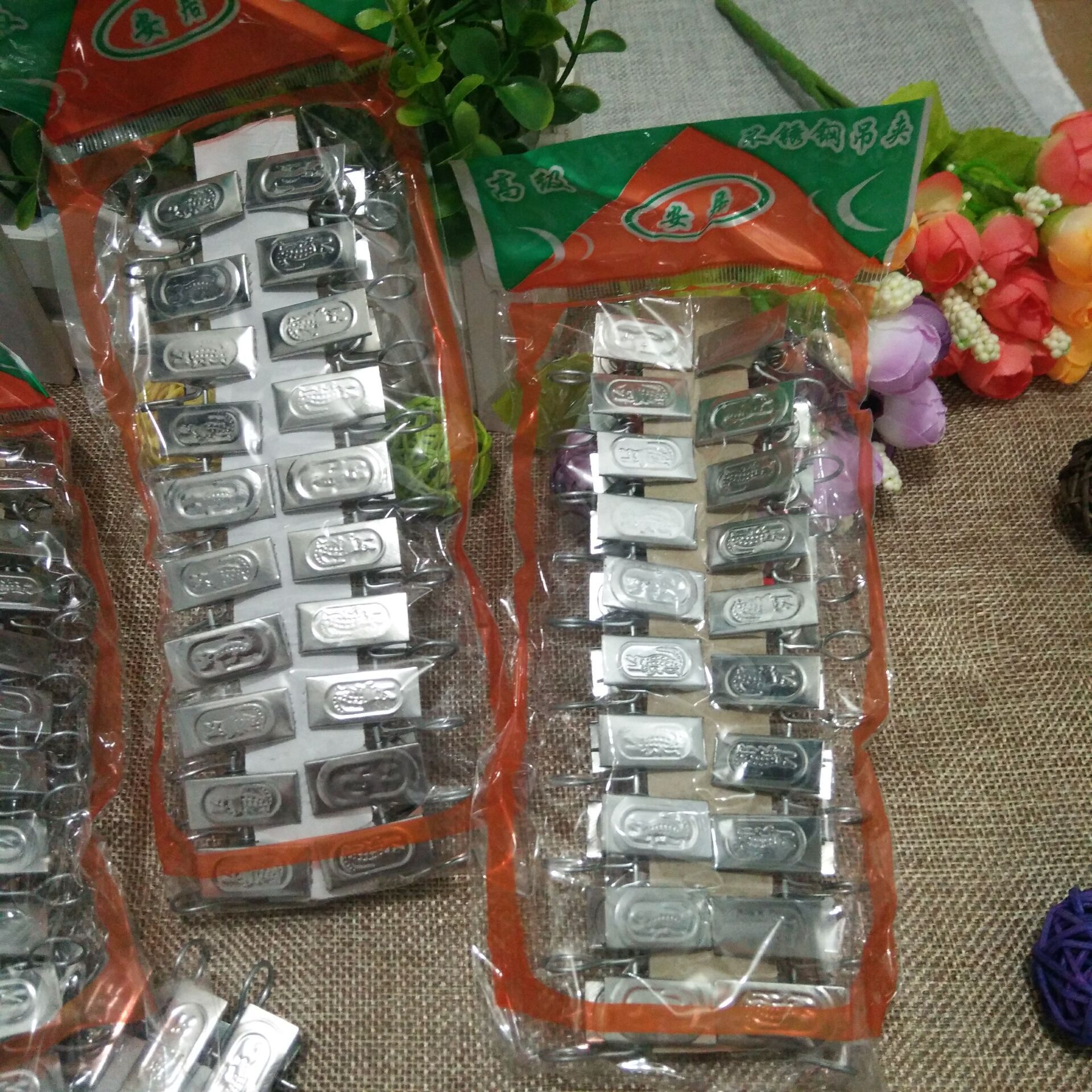 20个装窗帘夹子 带钩鳄鱼窗帘夹 窗帘布金属配件 两元店批发-阿里巴巴