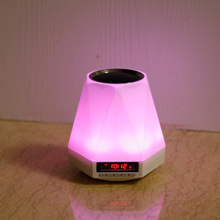 创意新款LED智能无线蓝牙音箱便携式闹钟七彩拍拍灯蓝牙迷你音响