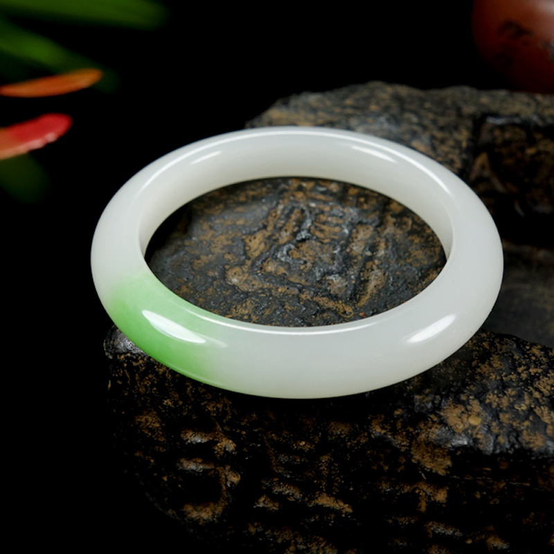 仿新疆和田玉手镯女款清水浅绿外蒙料白玉带翠细条镯子圆手镯