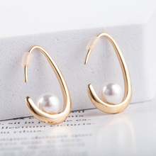 新款珍珠耳环黄铜质感金属耳钉时尚气质流行耳饰青岛源头工厂