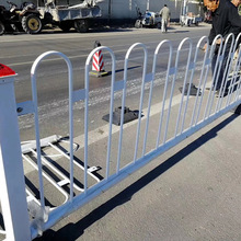 供应交通隔离锌钢围栏城市公路马路防护栏施工护栏市政道路护栏