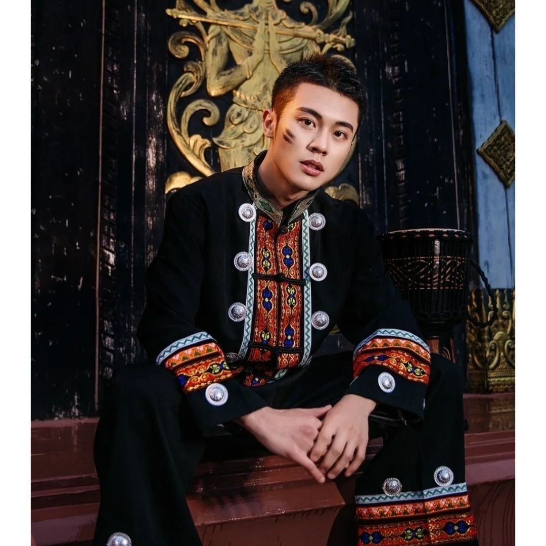 湘西少数民族服装黑色 新款男装两件套演出服 苗族壮族旅游拍摄服