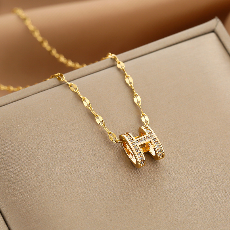 Korean Style Gold Luxury Diamond Titanium Steel Necklace Women's Fashion Small Waist H Pendant Internet Celebrity High-Grade Clavicle Chain Wholesale