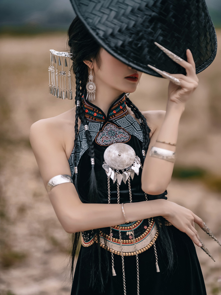苗族服装复古旗袍风民族服饰傣族哈尼族国风侠客照女神写真旅拍服