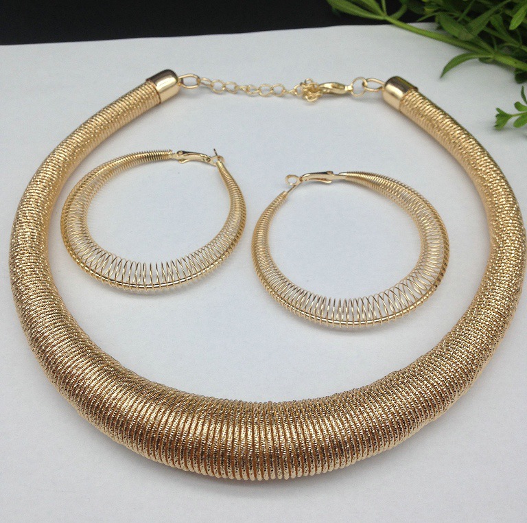 Amazon Jewelry European and American Metal Spring Necklace Earrings Female Jewelry Set Collar Aliexpress Necklace