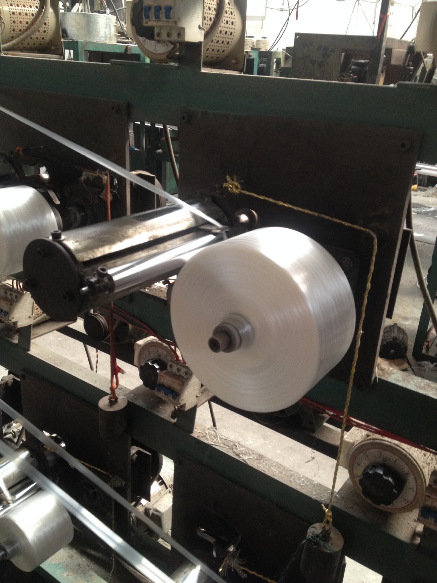 塑料打包绳厂家现货批发 全新料捆扎绳颜色多样 撕裂带打包绳